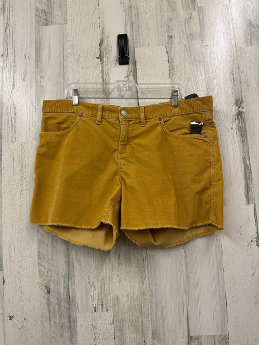 Yellow Shorts Gap, Size 16