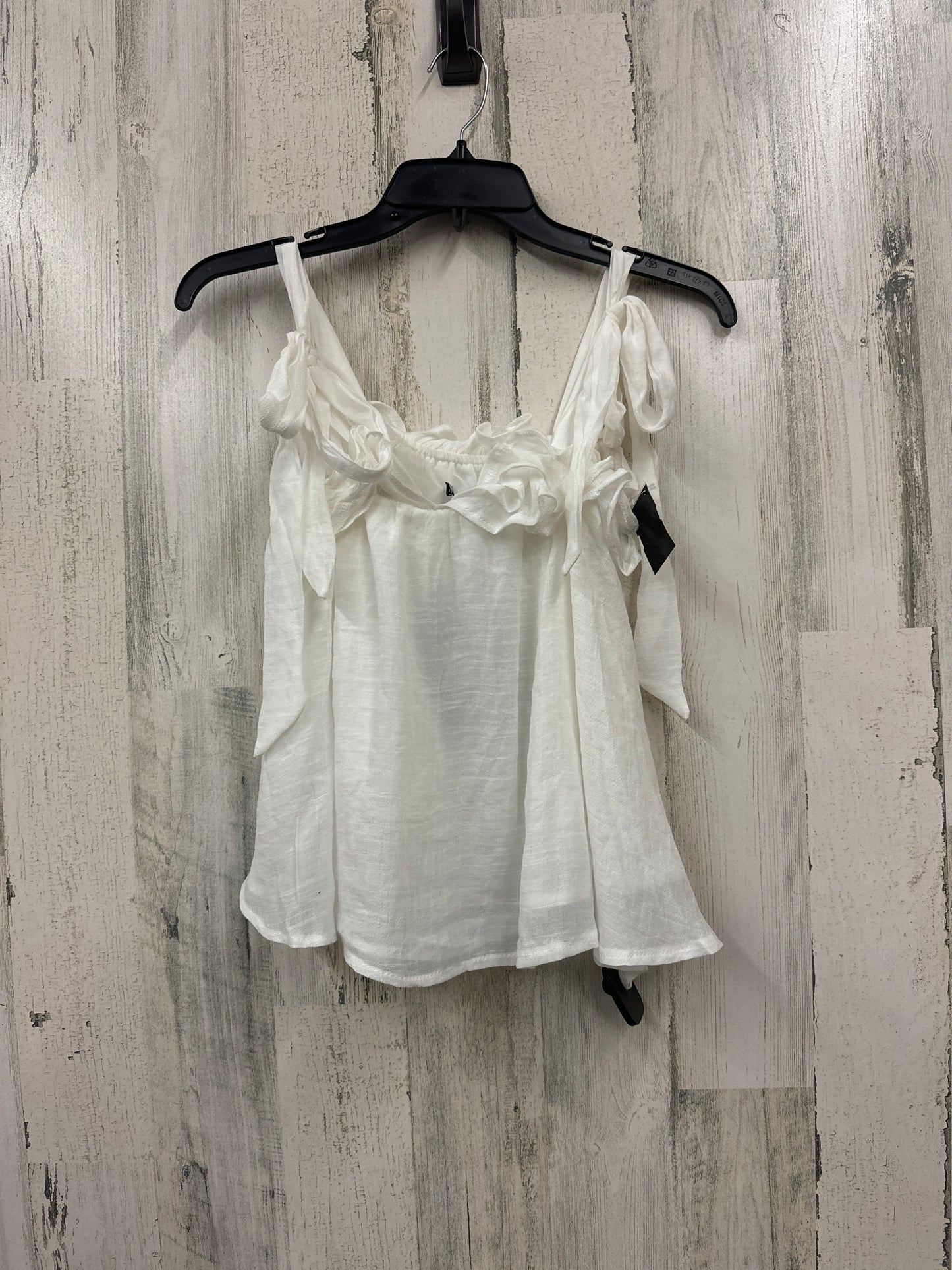 White Top Sleeveless Fashion Nova, Size S