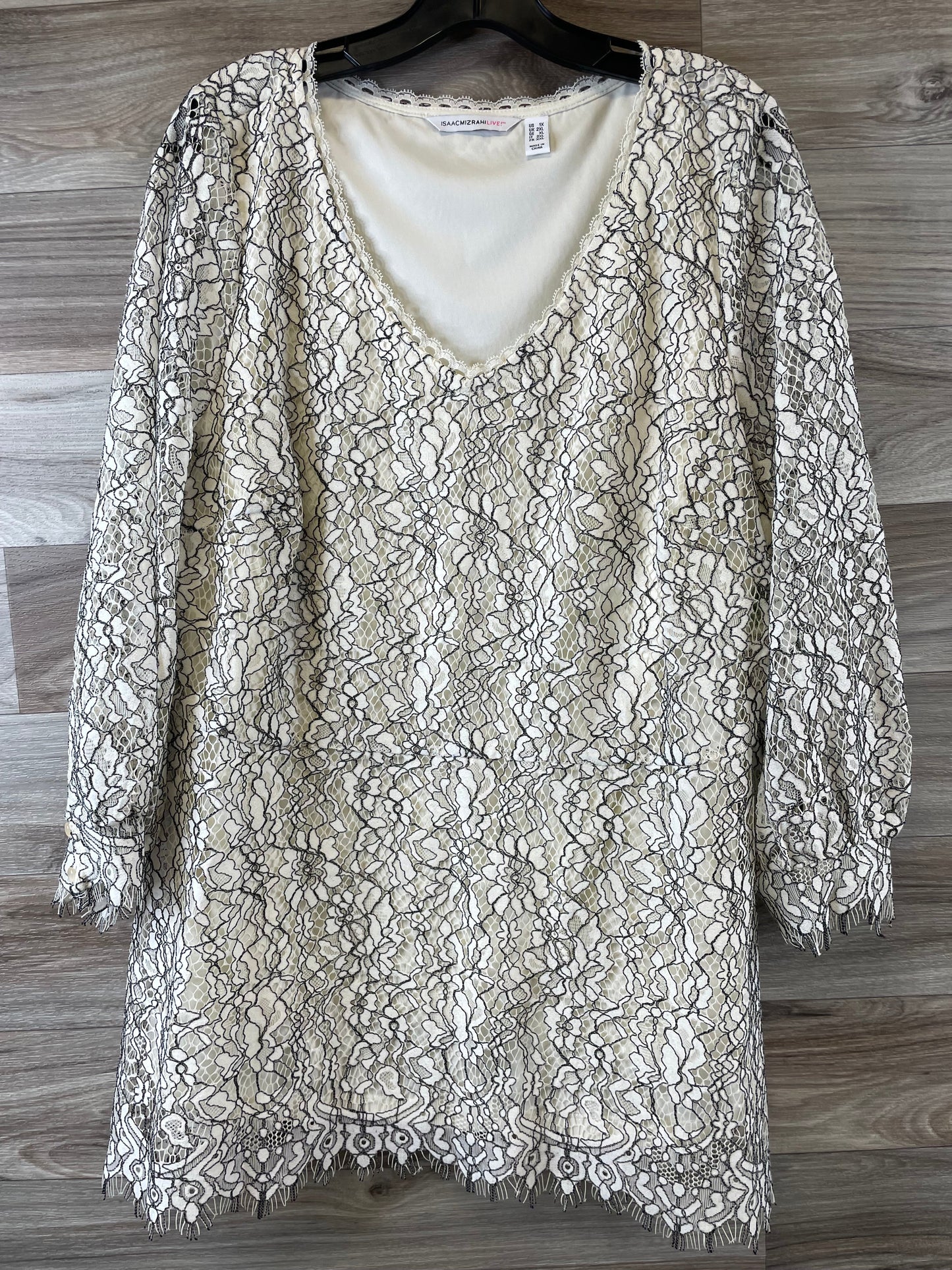 Top 3/4 Sleeve By Isaac Mizrahi Live Qvc  Size: 1x