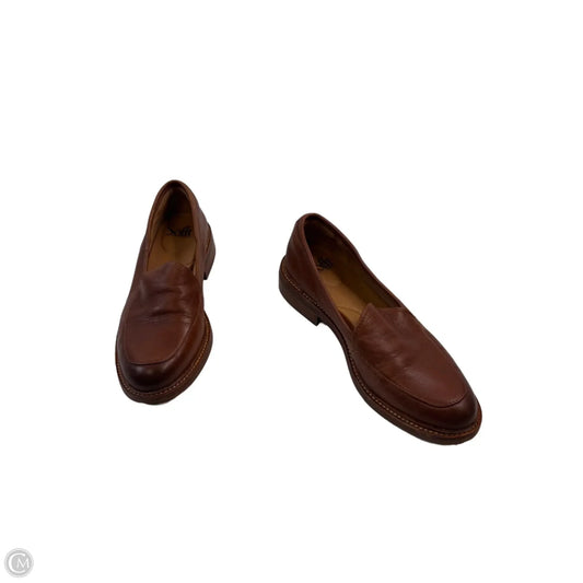 Shoes Flats By Sofft In Brown, Size: 6.5