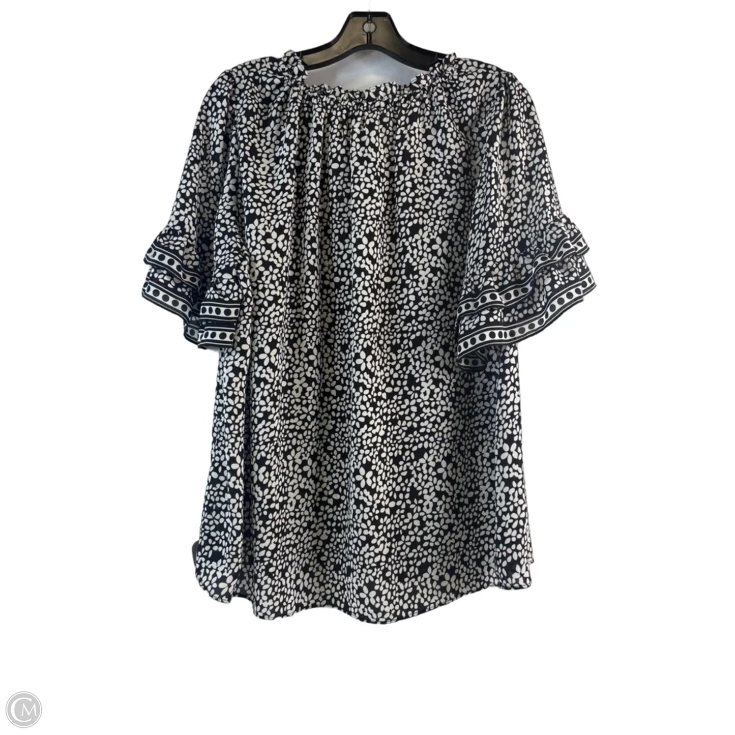 Top Short Sleeve By Max Studio In Black & White, Size: 1x