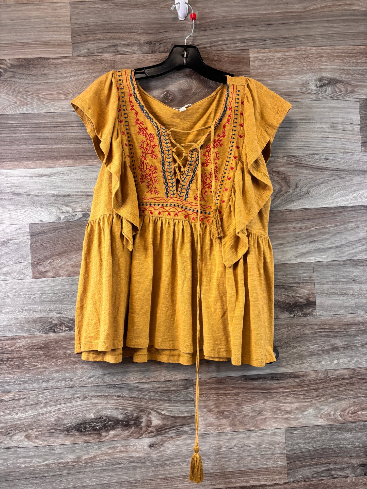 Yellow Top Short Sleeve Clothes Mentor, Size L