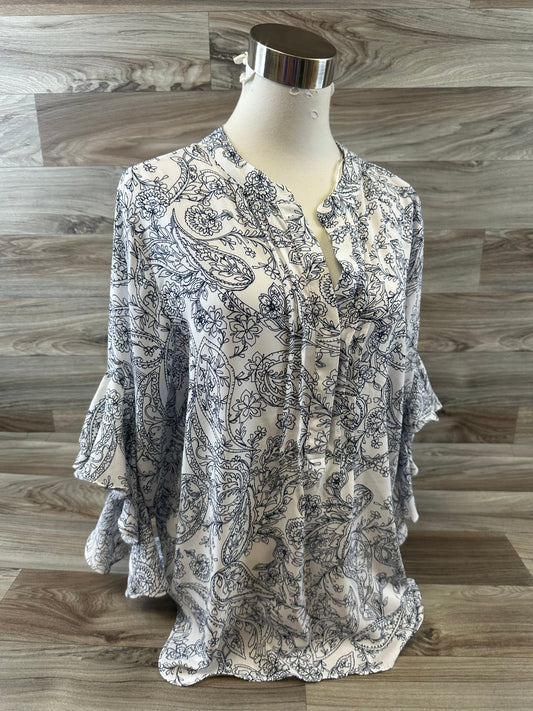 Top Short Sleeve By Vince Camuto In Blue & White, Size: L