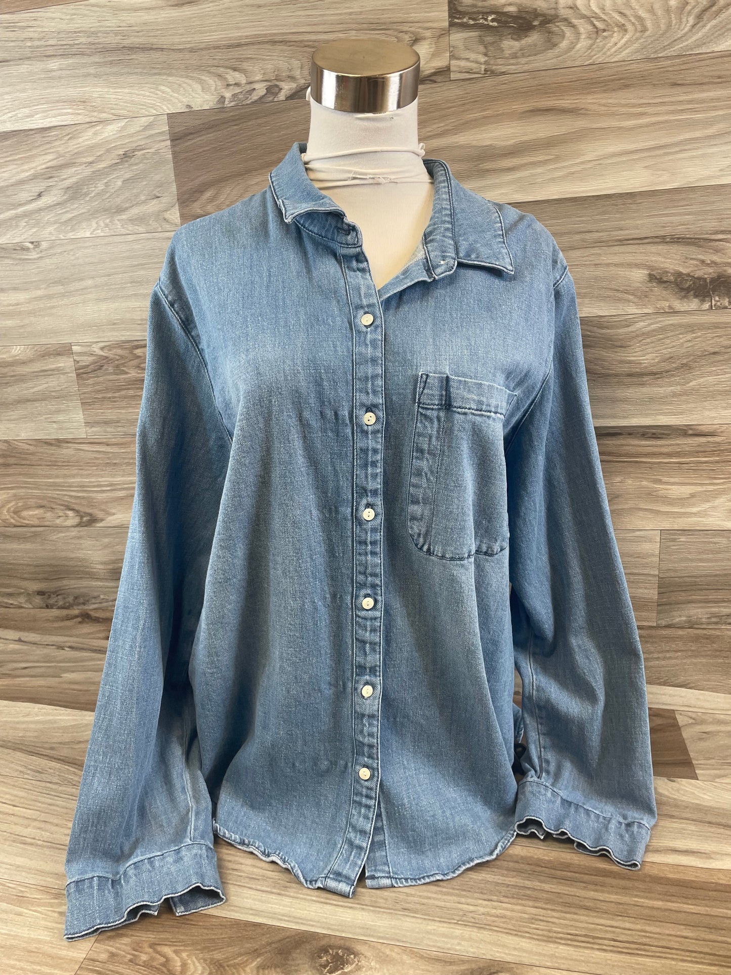 Top Long Sleeve By Universal Thread In Blue Denim, Size: Xxl