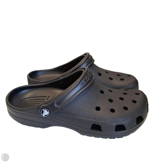 Shoes Flats By Crocs In Black, Size: 10
