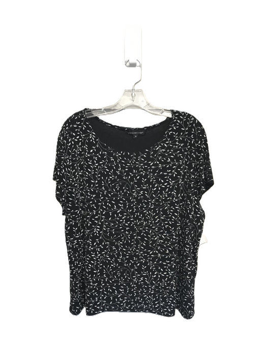Black & White Top Short Sleeve By Briggs, Size: 1x