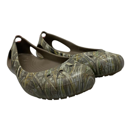 Shoes Flats By Crocs In Green, Size:11