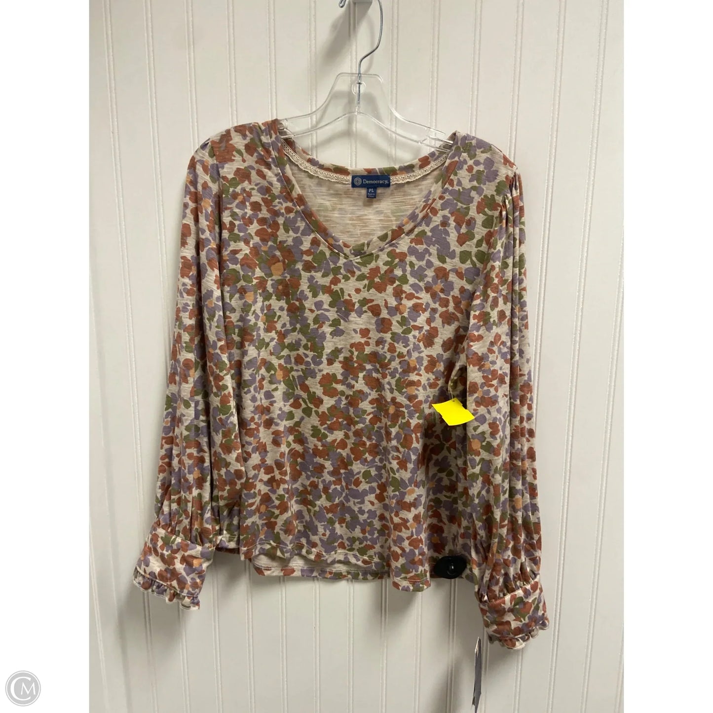 Top Long Sleeve By Democracy In Multi-colored, Size: Lp