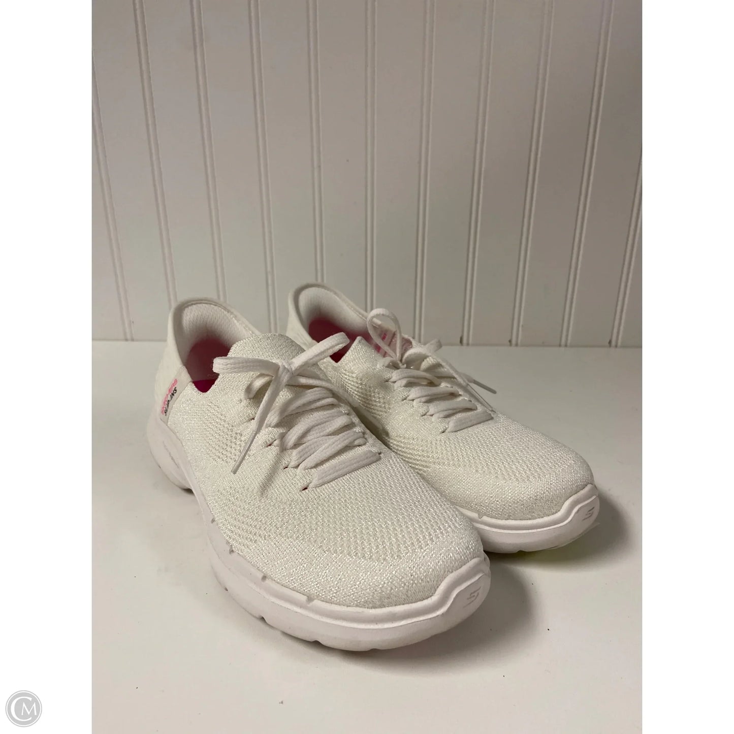 Shoes Sneakers By Skechers In White, Size: 6