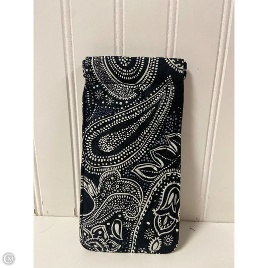 Sunglass Case By Vera Bradley, Size: Medium
