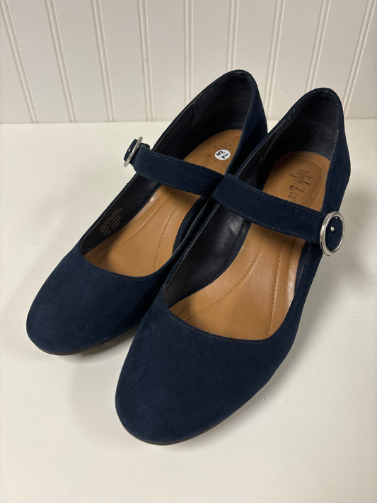 Navy Shoes Heels Block Style And Company, Size 7.5