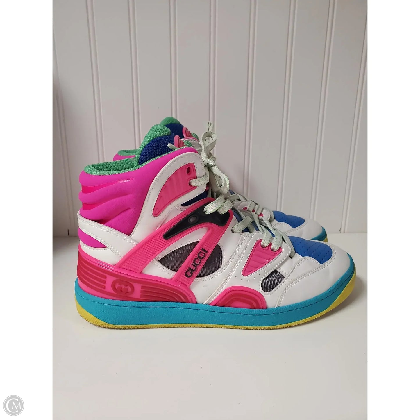 Shoes Luxury Designer By Gucci In Multi-colored, Size: 6.5