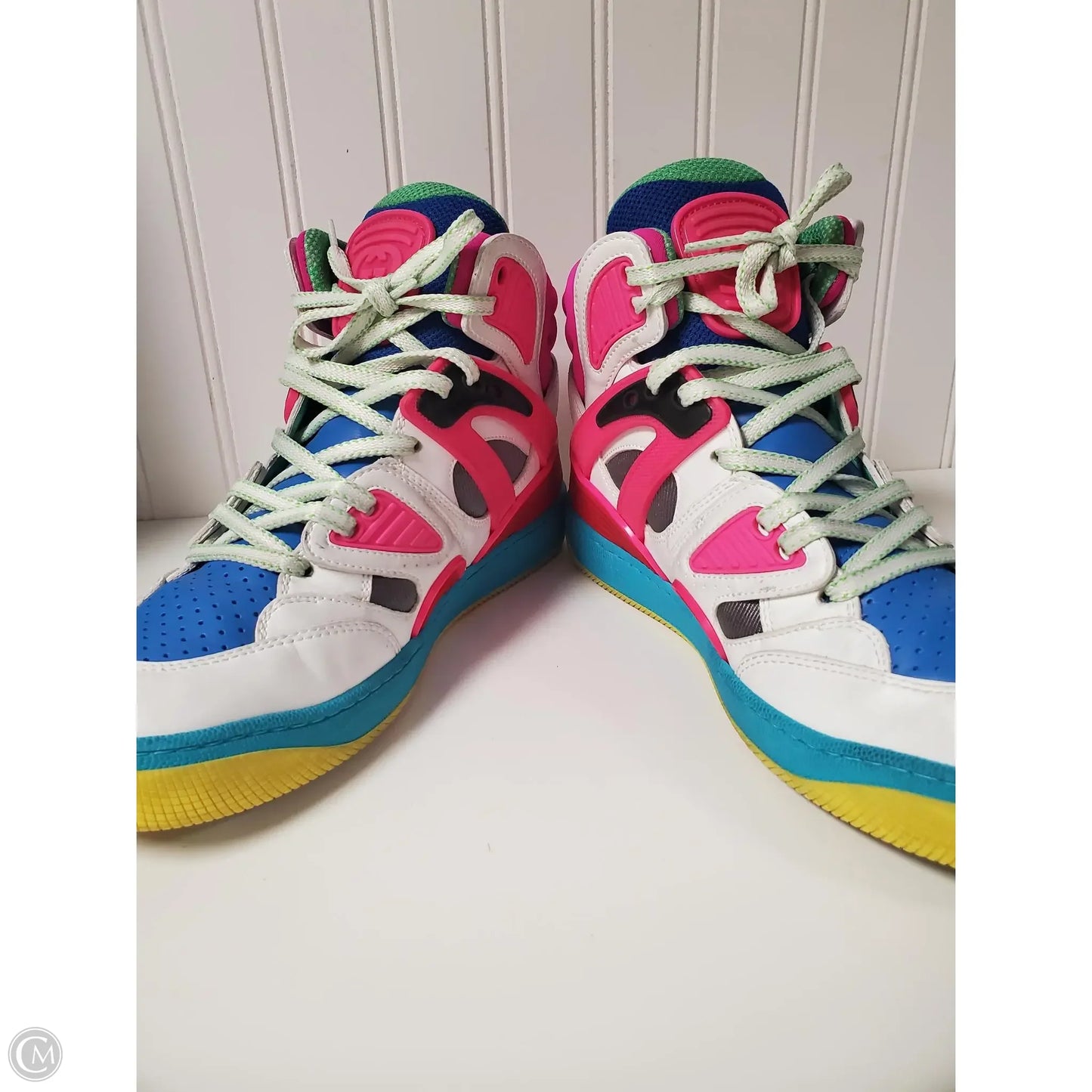 Shoes Luxury Designer By Gucci In Multi-colored, Size: 6.5