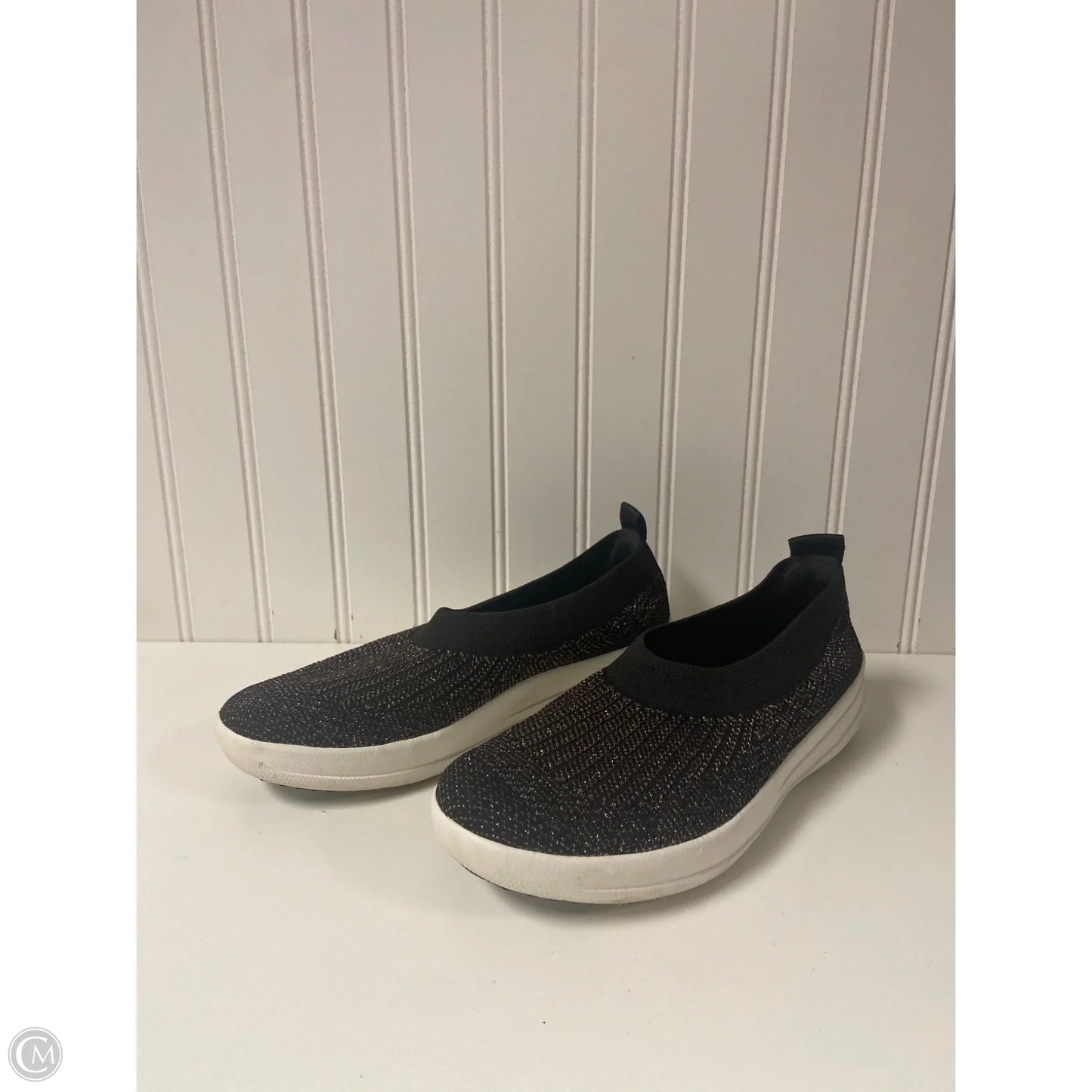 Shoes Flats By Fitflop In Black & Gold, Size: 6.5