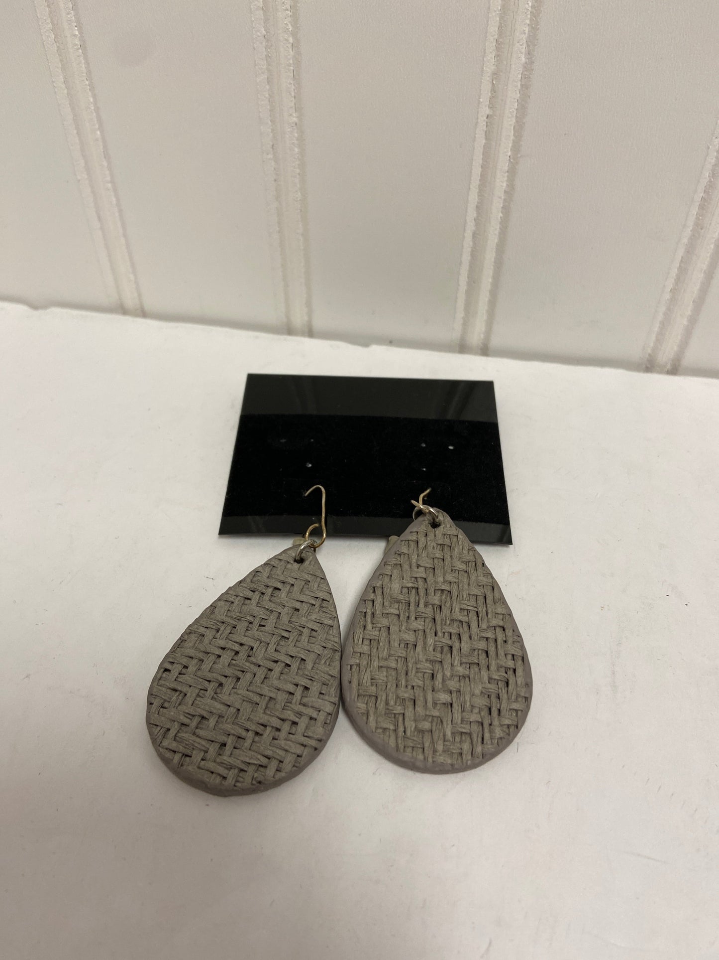 Earrings Dangle/drop By Clothes Mentor