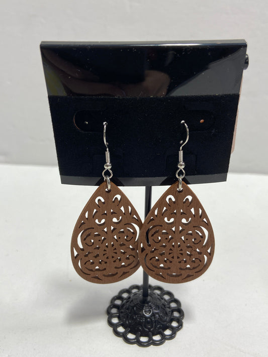 Earrings Dangle/drop By Clothes Mentor  Size: 1