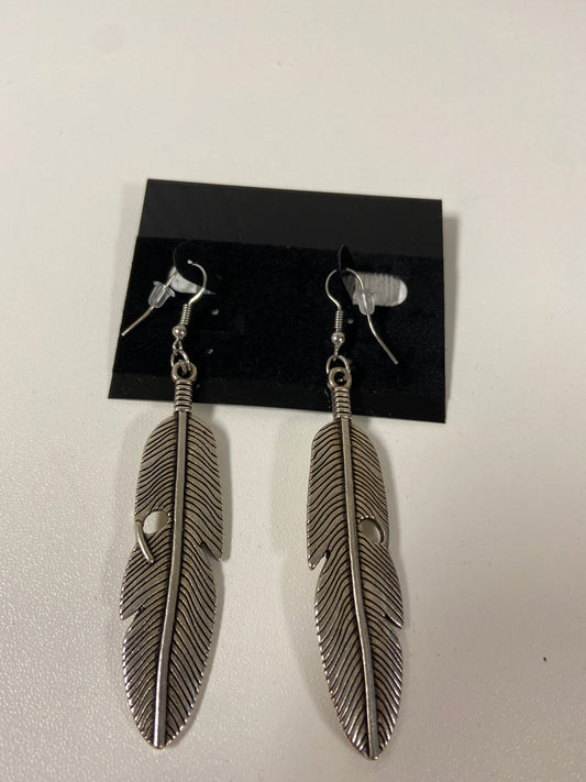 Earrings Dangle/drop By Clothes Mentor