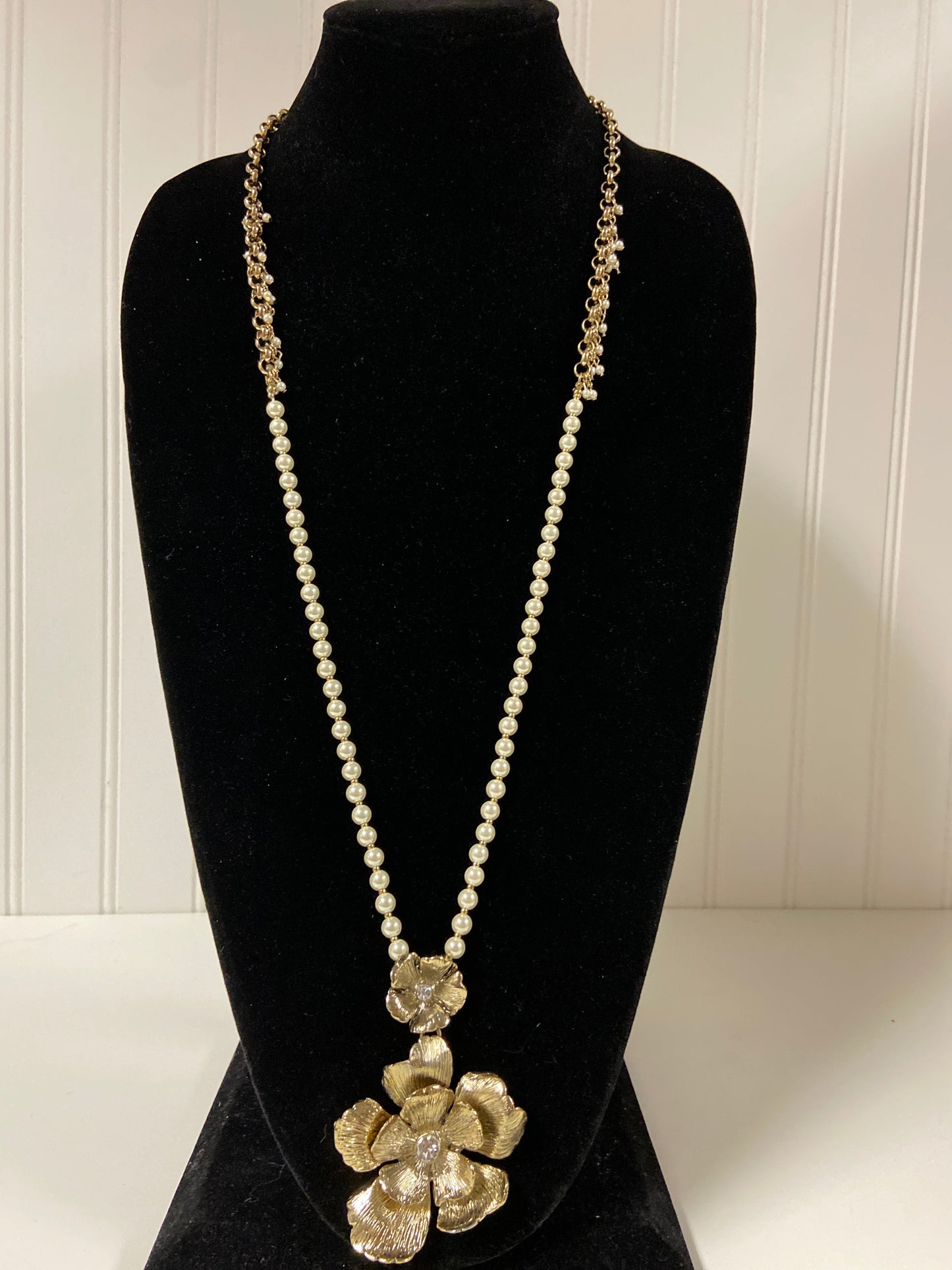 Necklace Set White House Black Market, Size 02 Piece Set