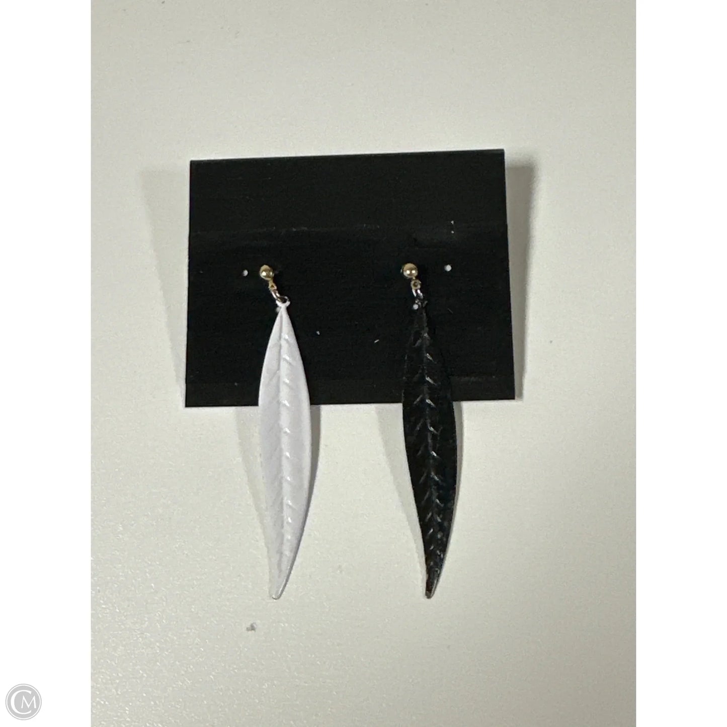 Earrings Dangle/drop By Clothes Mentor