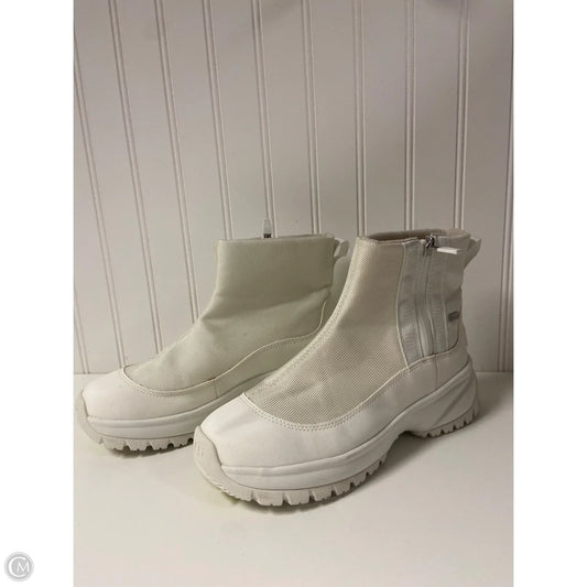 Boots Designer By Ugg In White, Size: 7
