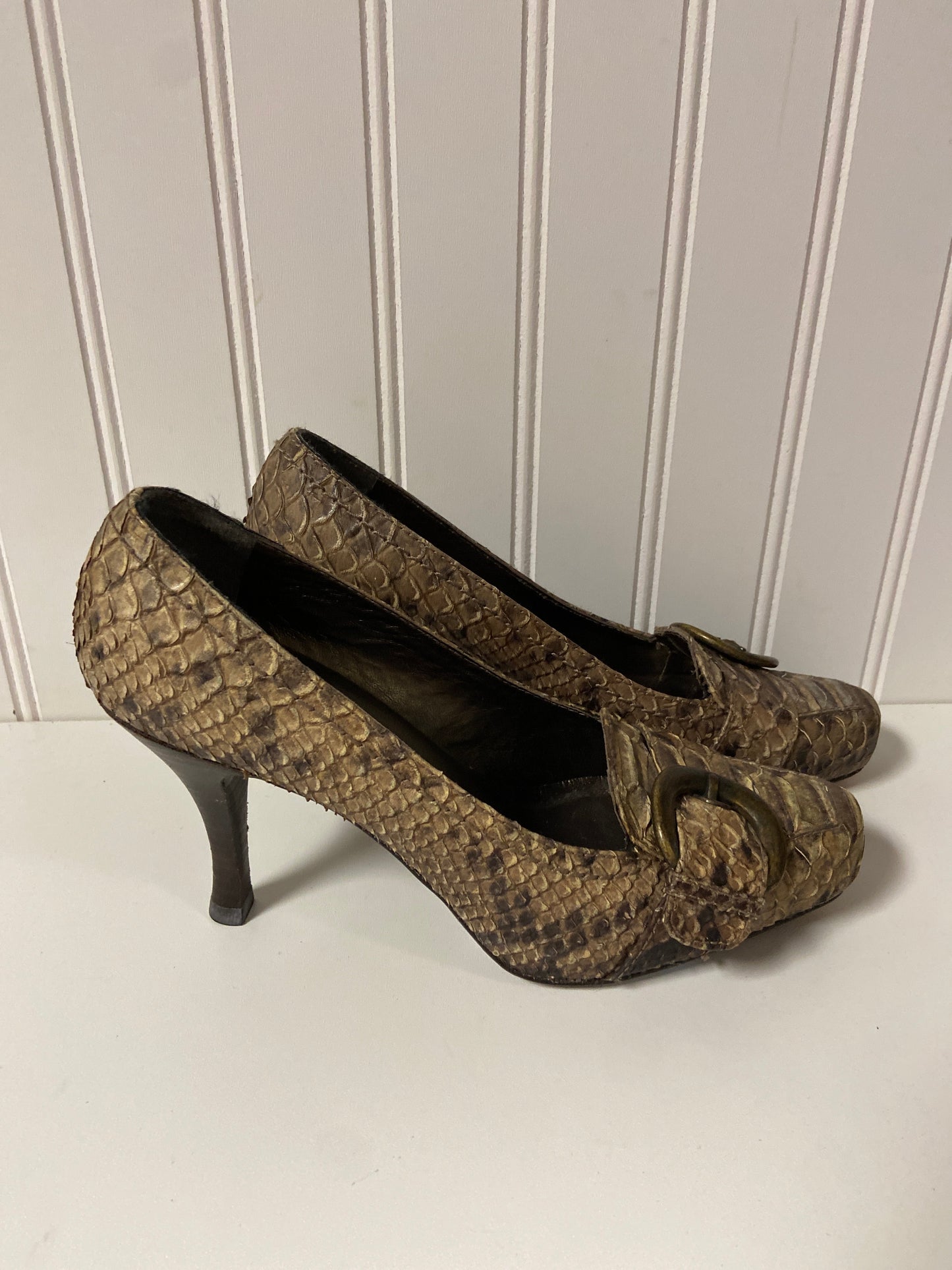 Shoes Designer By Stuart Weitzman In Snakeskin Print, Size: 5.5