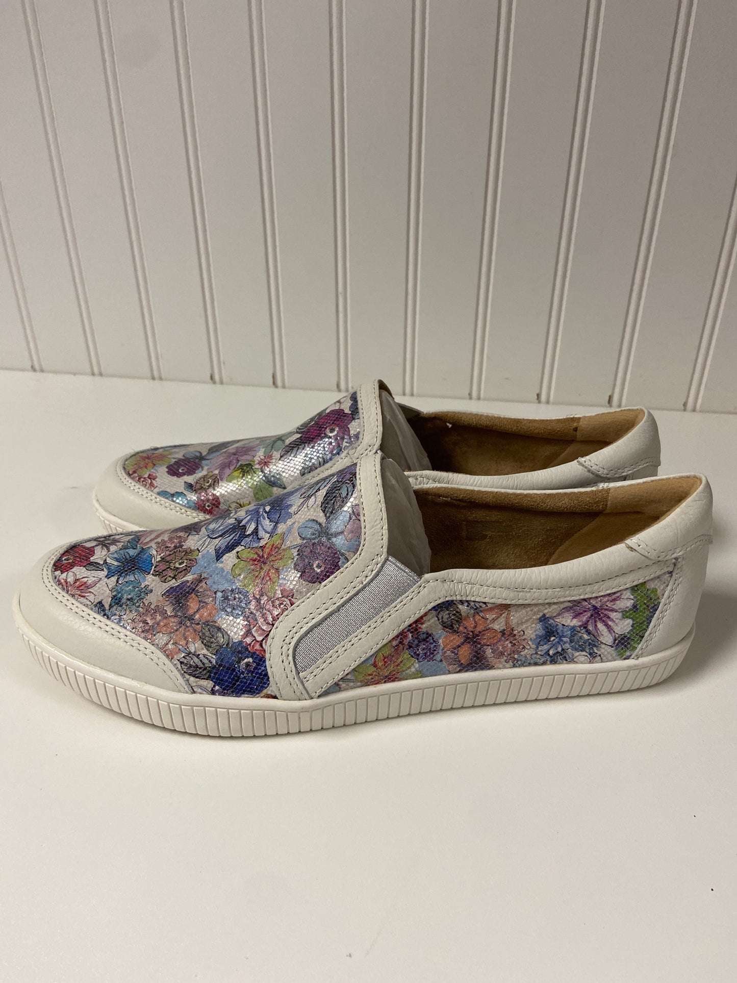 Shoes Flats By Earth In Floral Print, Size: 10