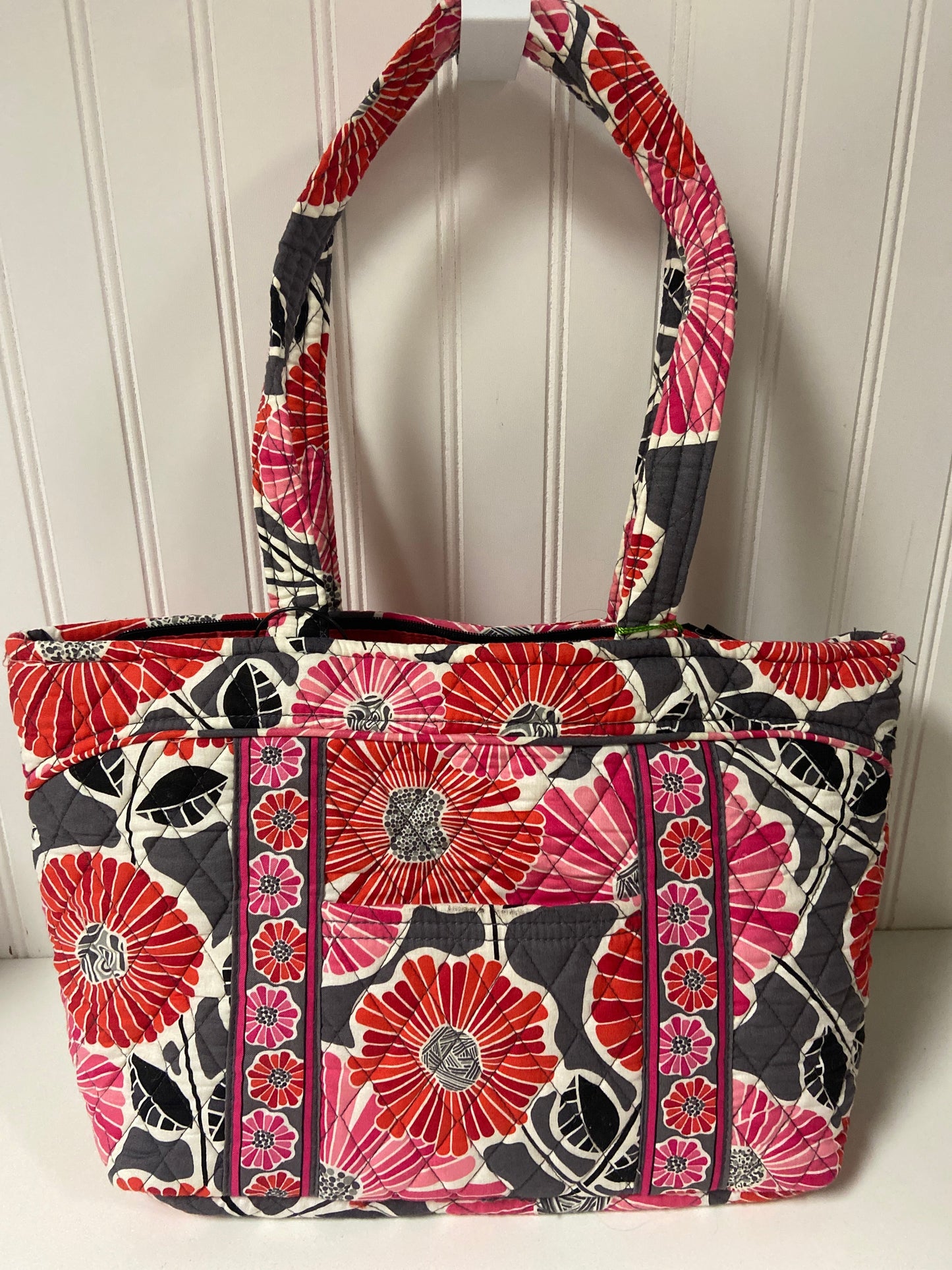 Handbag By Vera Bradley, Size: Medium