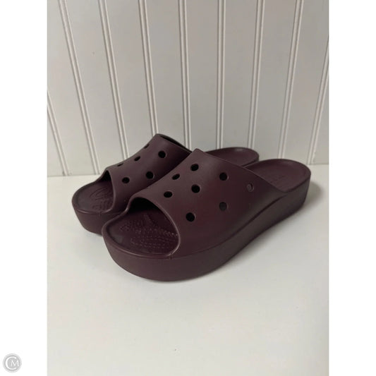 Sandals Flats By Crocs In Purple, Size: 8