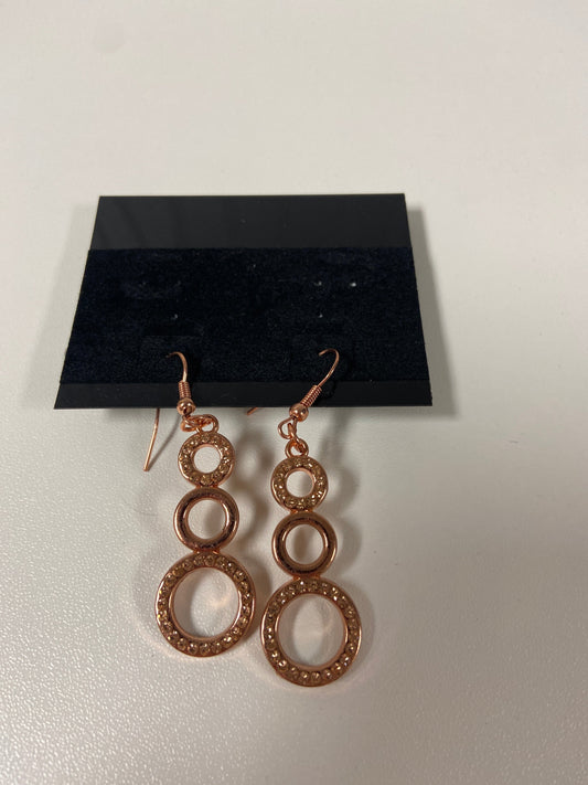 Earrings Dangle/drop By Clothes Mentor  Size: 1