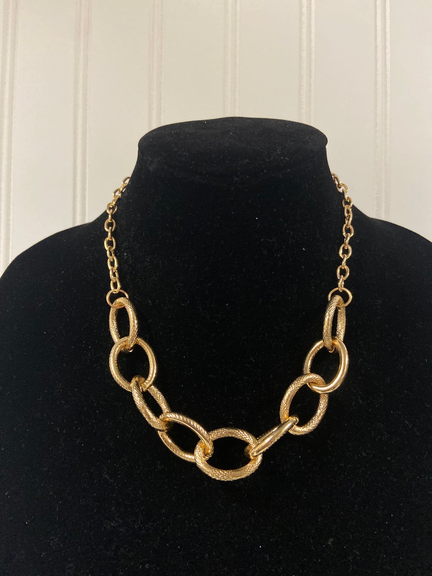 Necklace Chain By Clothes Mentor