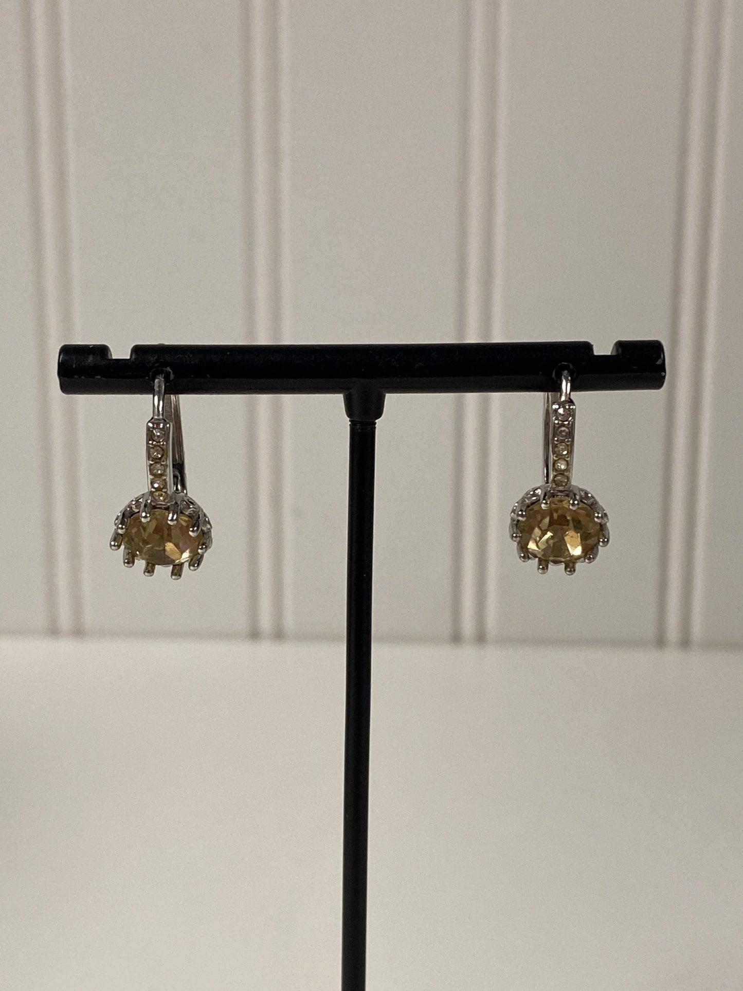 Earrings Dangle/Drop By Clothes Mentor  Size: 1