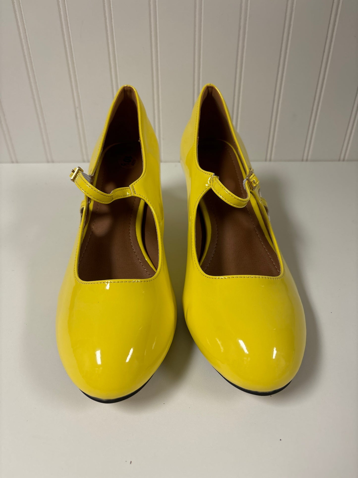 Yellow Shoes Heels Block Clothes Mentor, Size 10.5