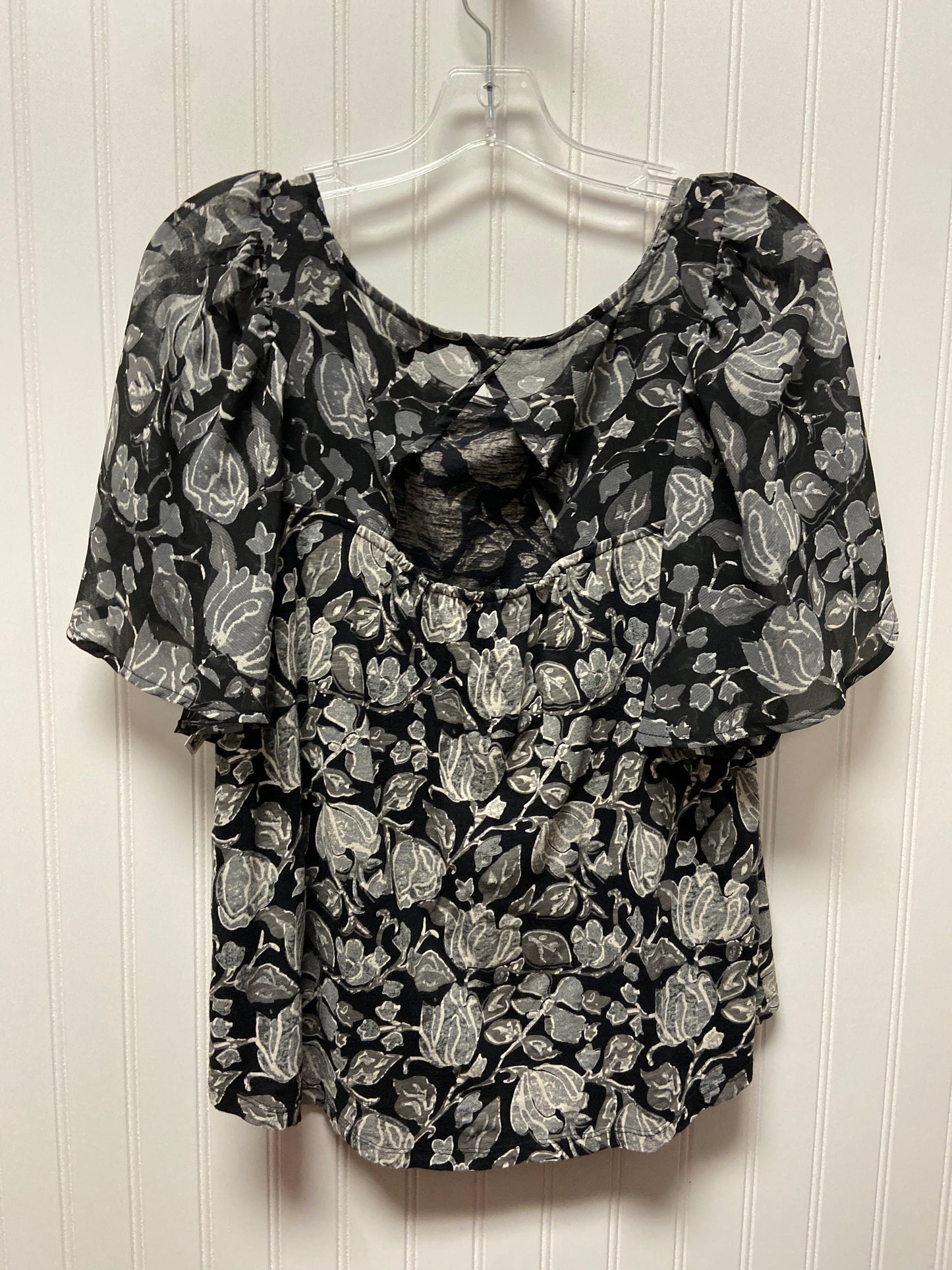 Top Short Sleeve Basic By Lucky Brand In Black & Grey, Size: L