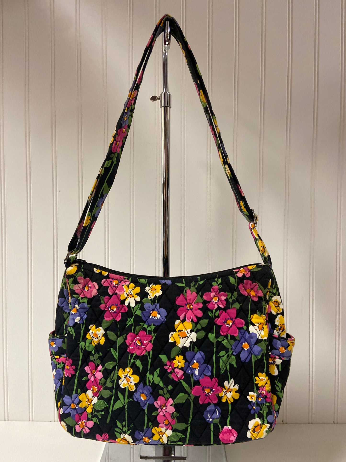 Handbag By Vera Bradley, Size: Medium