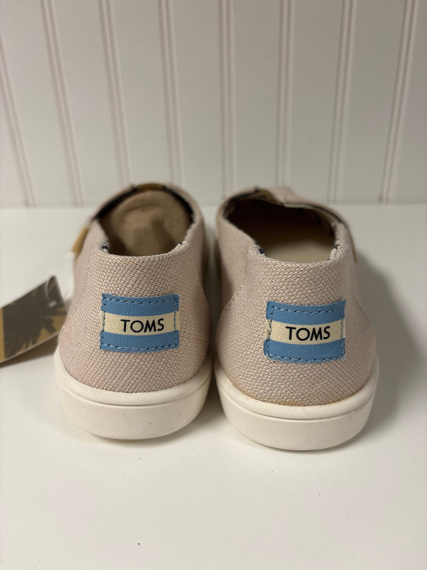 Shoes Flats By Toms In Beige, Size: 5.5