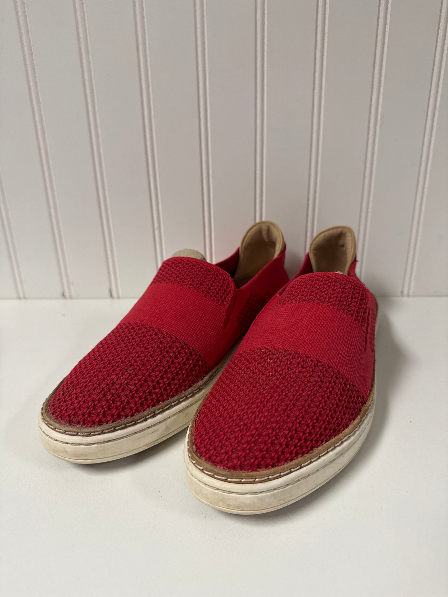 Shoes Designer By Ugg In Red, Size: 9