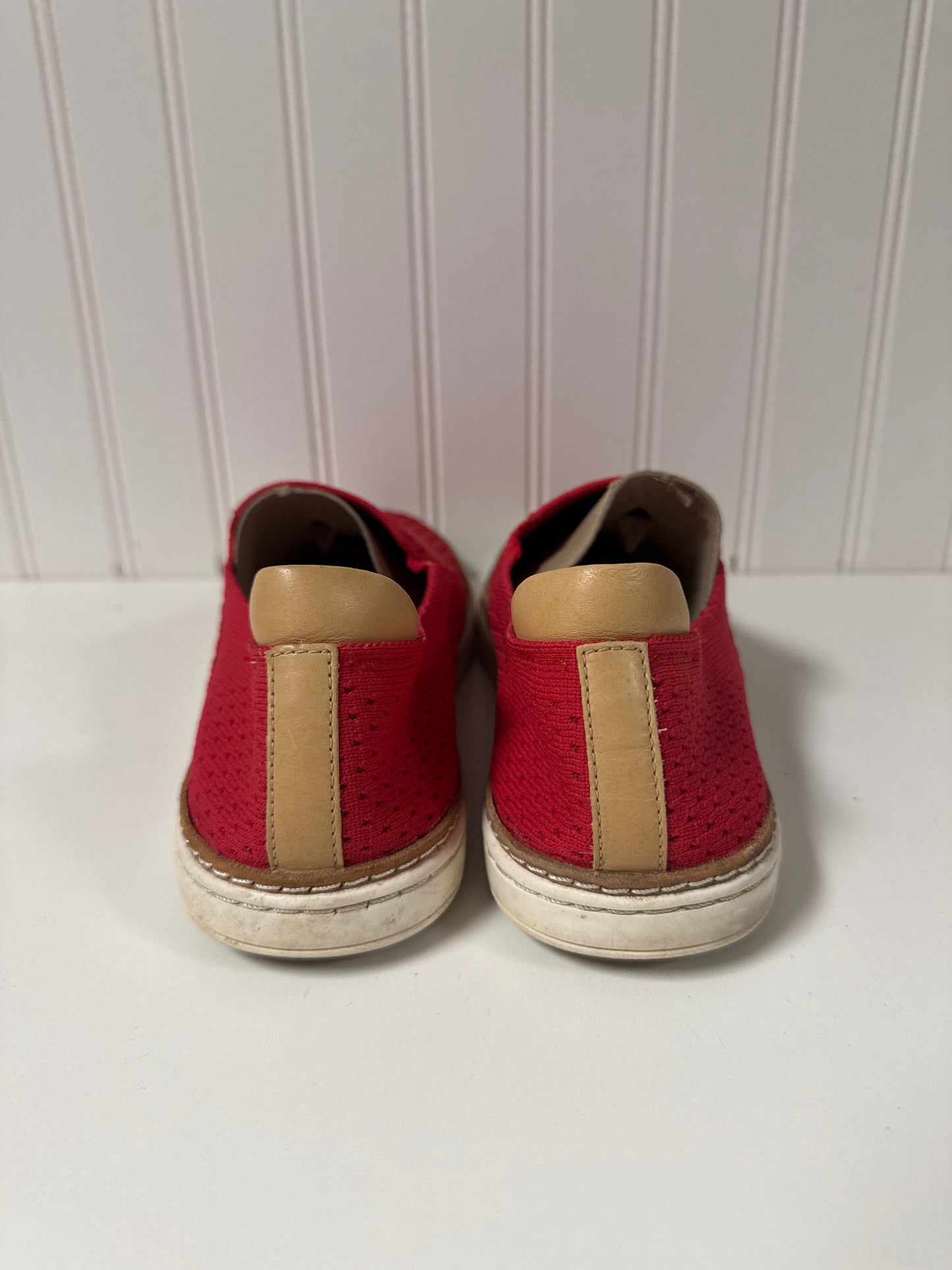 Shoes Designer By Ugg In Red, Size: 9