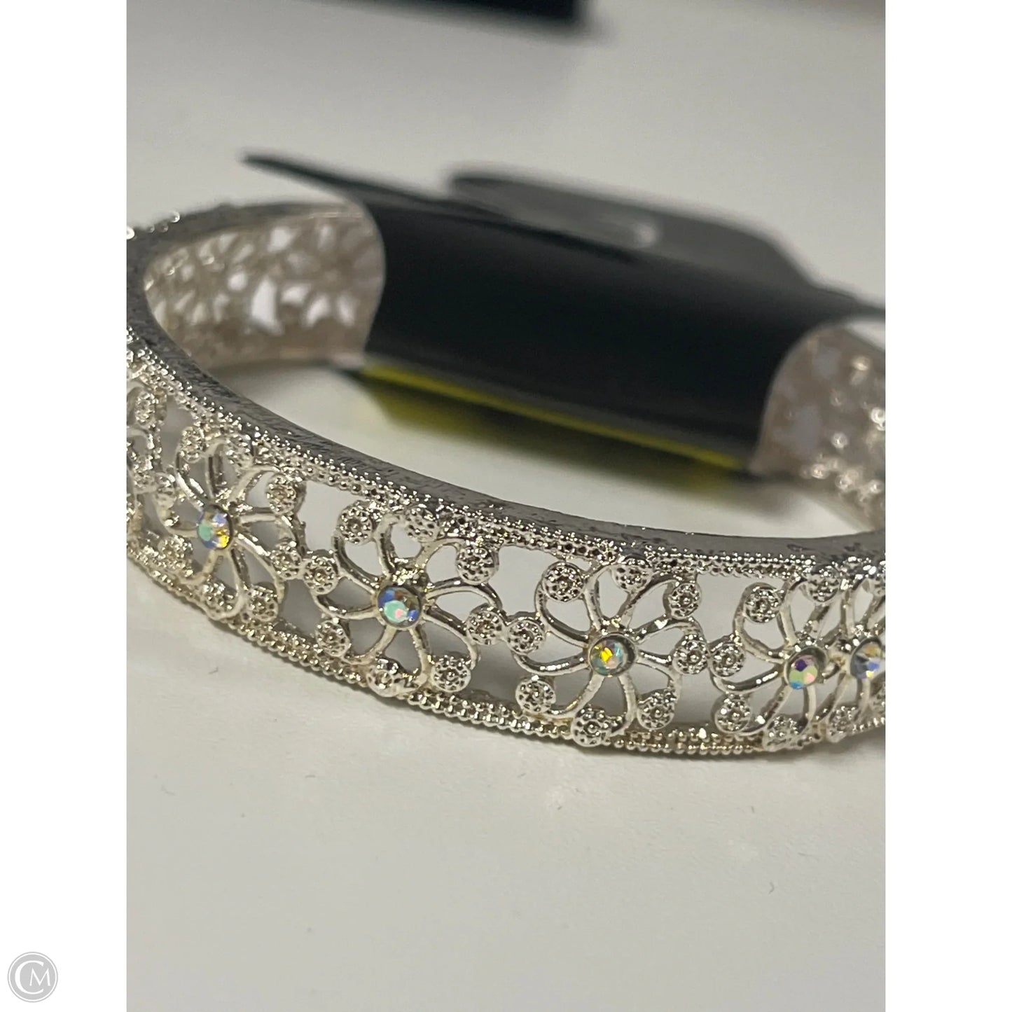 Bracelet Bangle By Clothes Mentor, Size: 1