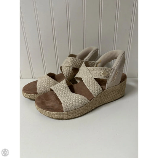 Sandals Heels Wedge By Skechers In Beige, Size: 7