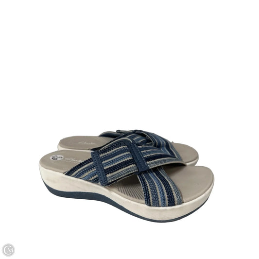 Sandals Flats By Clarks In Blue & White, Size: 6.5