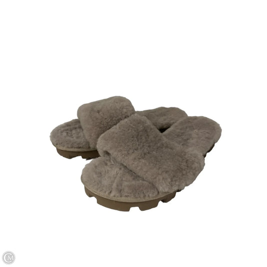 Sandals Designer By Ugg In Grey, Size: 9