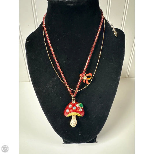 Necklace Pendant By Betsey Johnson, Size: 1