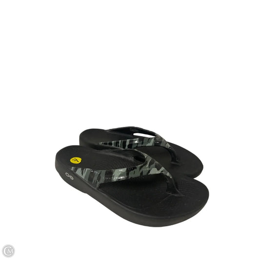 Sandals Flip Flops By Oofos In Black & Grey, Size: 7