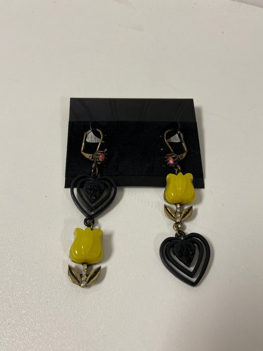 Earrings Dangle/drop By Betsey Johnson  Size: 1