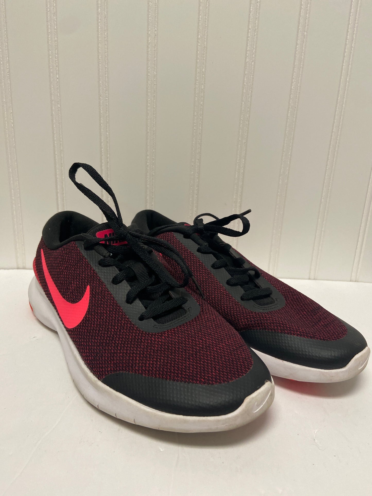 Shoes Athletic By Nike  Size: 8