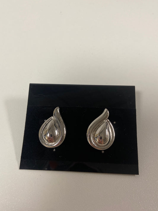 Earrings Stud Clothes Mentor, Size 1