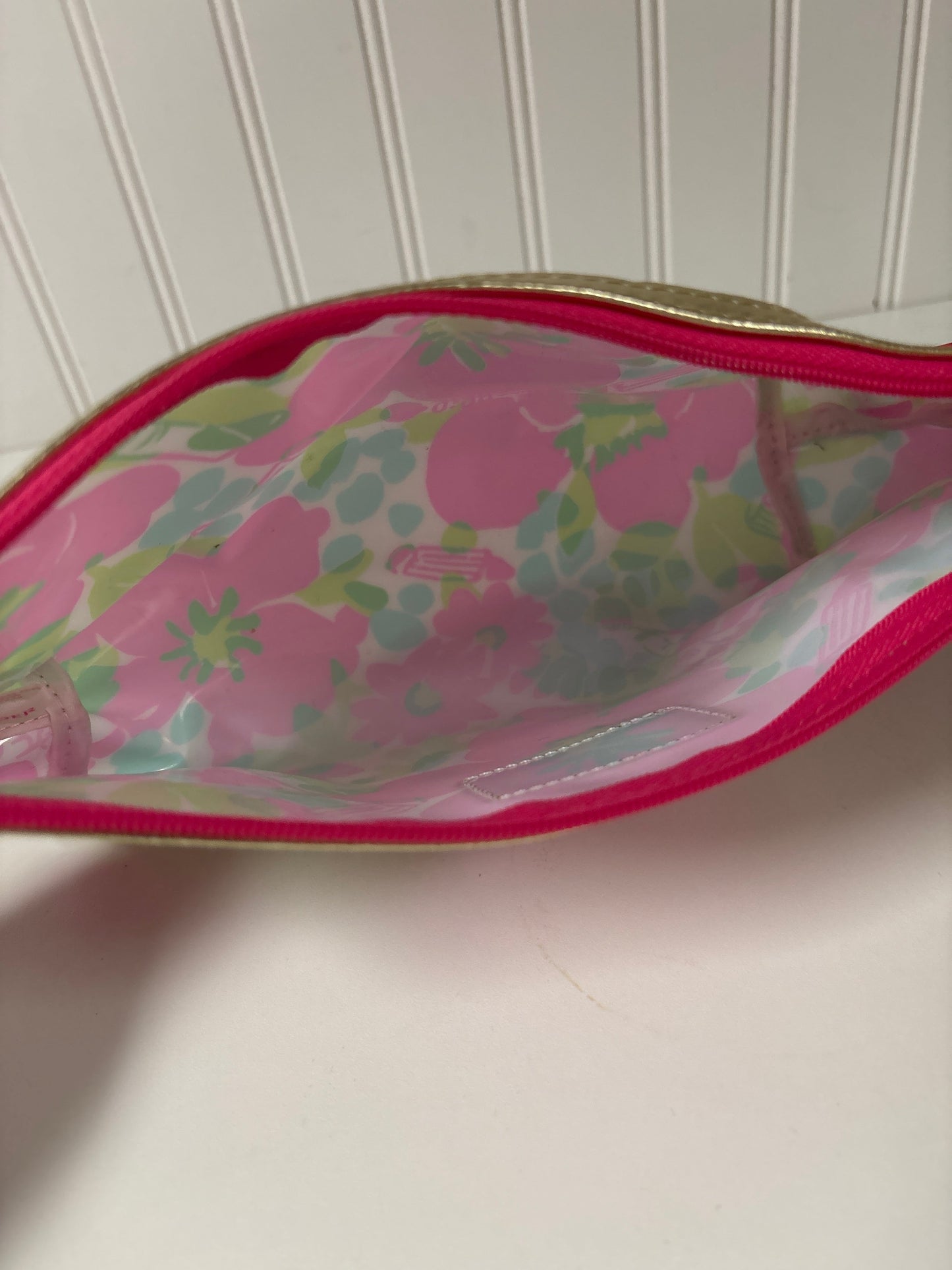 Makeup Bag Designer By Lilly Pulitzer, Size: Medium