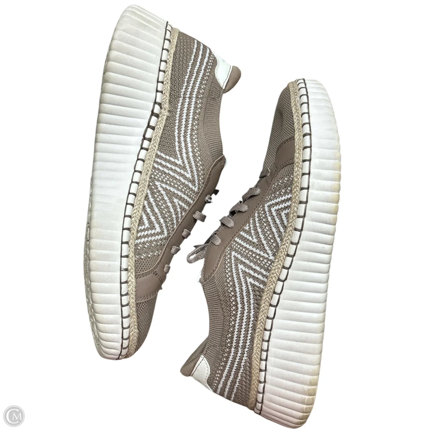 Shoes Sneakers By Skechers In Tan, Size: 9