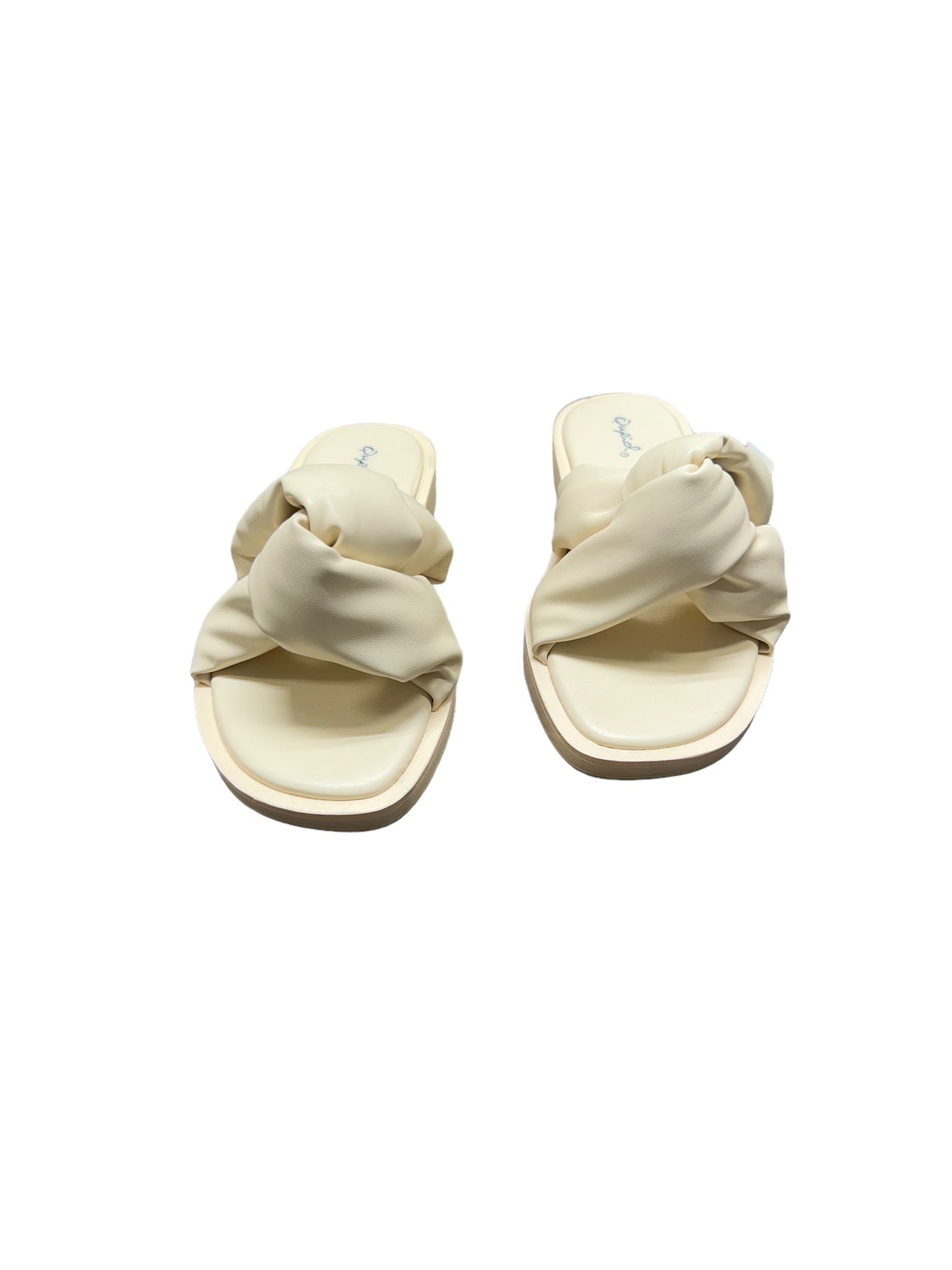 Cream Sandals Flats Qupid, Size 7