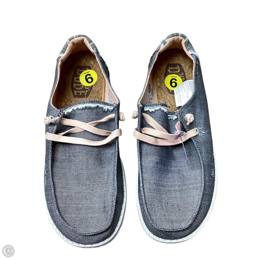 Shoes Flats By Hey Dude In Grey, Size: 9
